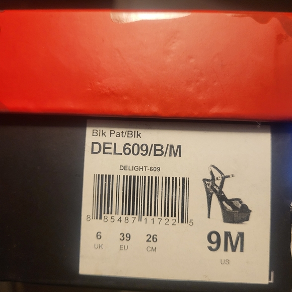 Pole Dancing kit (shoes, knee pads, grip spray) - Picture 4 of 5